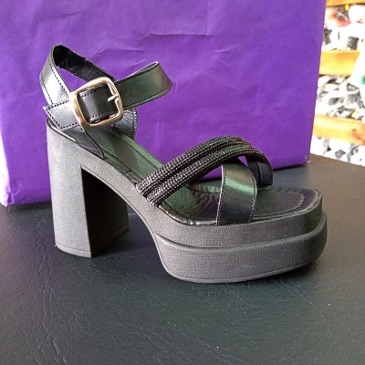 Sandalias con Taco Artículo Tini