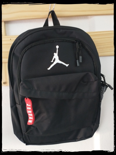 Negro / Blanco (Detalle Rojo) - Mochila Jordan Air Backpack