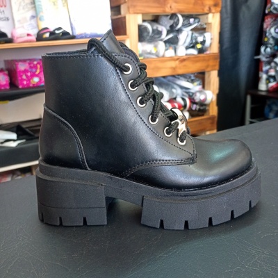 Negros - Borcegos Artículo Cata H