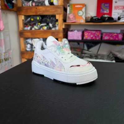 Blancas / Tornasol - Zapatillas Artículo Mariposas Infantiles